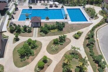 Royal Ocean Crest