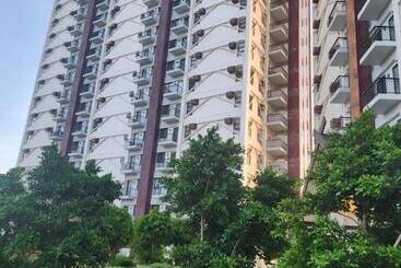 Royal Ocean Crest