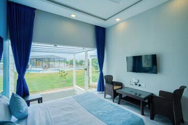 Seaborne Beach Resort