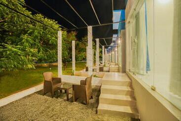 Seaborne Beach Resort