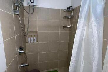 هاستل Condo Ni Maria
