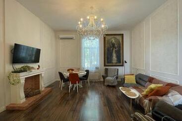 هتل Apartment Vip Park Azure Residence