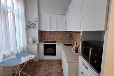 هتل Apartment Vip Park Azure Residence