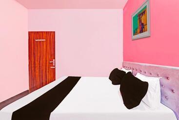 هتل Oyo Flamingo Inn