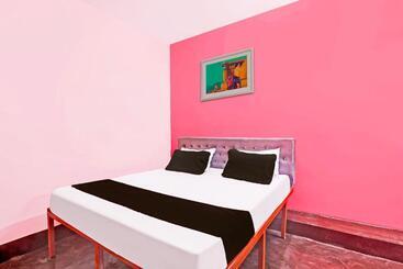 هتل Oyo Flamingo Inn