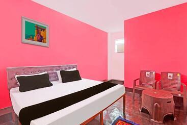 هتل Oyo Flamingo Inn