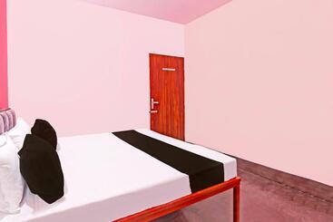 هتل Oyo Flamingo Inn