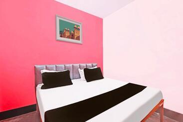 هتل Oyo Flamingo Inn