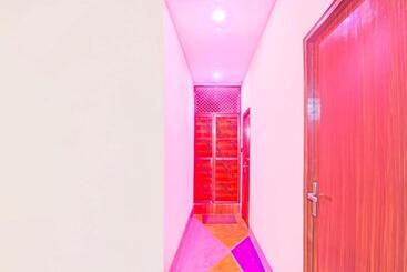 هتل Oyo Flamingo Inn