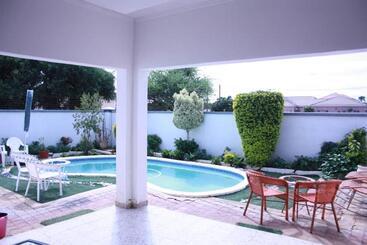 پانسیون Apelles Palace Guest House