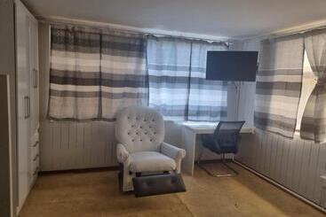 پانسیون Apelles Palace Guest House