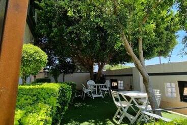 پانسیون Apelles Palace Guest House