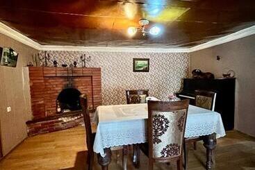 پانسیون Nino S Guest House