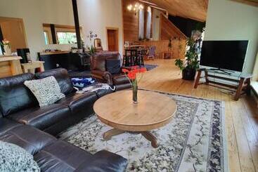 تختخواب و صبحانه Hummingbird Lodge Bnb