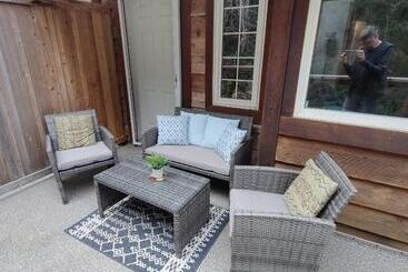 تختخواب و صبحانه Hummingbird Lodge Bnb