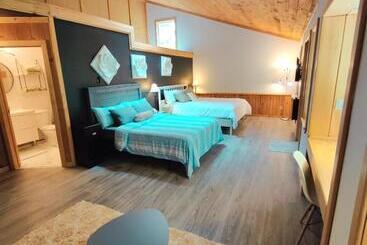 تختخواب و صبحانه Hummingbird Lodge Bnb