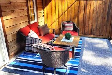 تختخواب و صبحانه Hummingbird Lodge Bnb