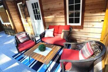 تختخواب و صبحانه Hummingbird Lodge Bnb
