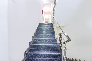 هتل Fabexpress Nishesh Tower