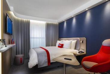 هتل Holiday Inn Express Brussels Airport, An Ihg
