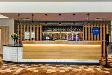 هتل Holiday Inn Express Brussels   Airport, An Ihg