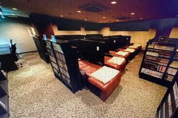 Male Only Capsule Hotel & Sauna G Topia   Vacation Stay 28948v