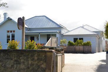 پانسیون Port Fairy Bnb   The Yellow Suite