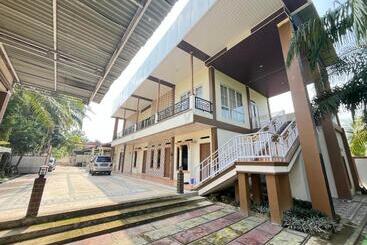 پانسیون Villa Zahira & House 2