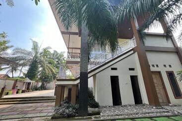 پانسیون Villa Zahira & House 2