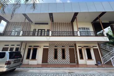 پانسیون Villa Zahira & House 2