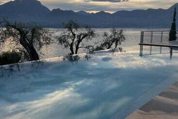 Sky View Garda Lake By Hotel Galvani - Torri del Benaco