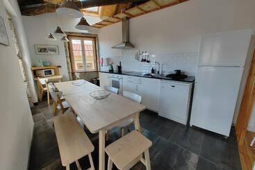 Urbe Sanchina   Hostel & Suites