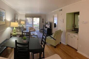 Beautiful Hilton Head Condo, Steps From Ocean, 1st Floor, 2bd / 2ba, And More!
