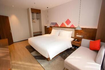Borrman Hotel Baise High Speed Railway Station Hengning Plaza