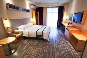City Comfort Inn Hotel Wuhan Optics Valley Square Metro Station Zhongnan Minzu University