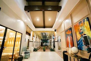 هتل Marieli Suites
