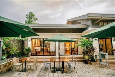 هتل Marieli Suites