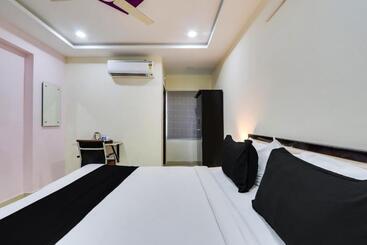 ホテル Super Collection O Bhagyalakshmi Suites