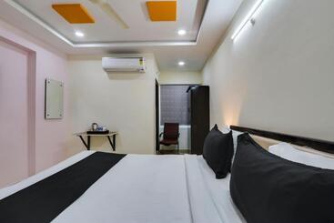 ホテル Super Collection O Bhagyalakshmi Suites