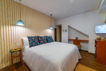 Pao Pao Hotel & Beach Club