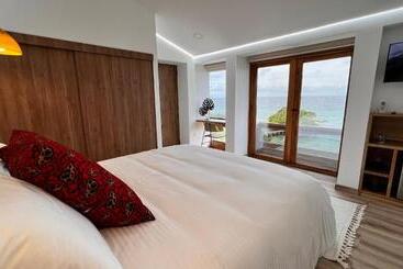 Pao Pao Hotel & Beach Club