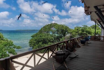 Pao Pao Hotel & Beach Club