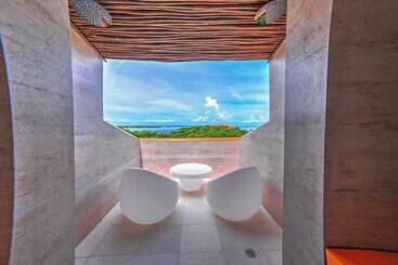Pao Pao Hotel & Beach Club
