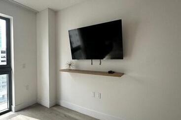 Smart Brickell Deluxe Apartment