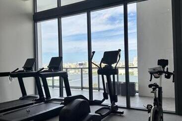 Smart Brickell Deluxe Apartment