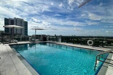Smart Brickell Deluxe Apartment