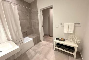 Smart Brickell Deluxe Apartment