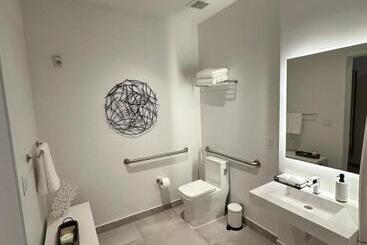 Smart Brickell Deluxe Apartment