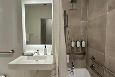 Smart Brickell Deluxe Apartment