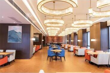 Echeng Hotel Liuzhou Yufengshan High Speed Railway Station